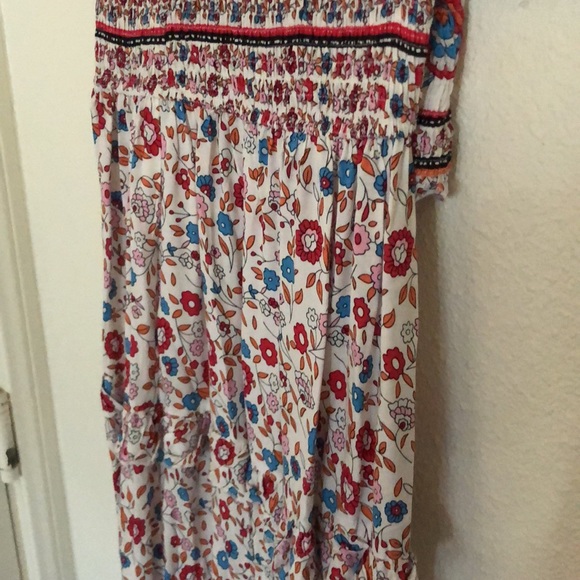 Maxi dress from Amazon. Never been worn - small. - Picture 2 of 3